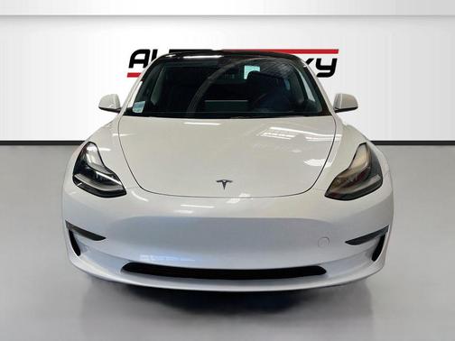 Pearl White Multi-Coat 2023 Tesla Model 3 Long Range