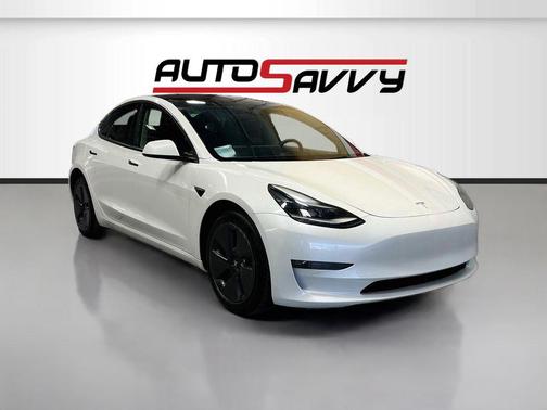 Pearl White Multi-Coat 2023 Tesla Model 3 Long Range