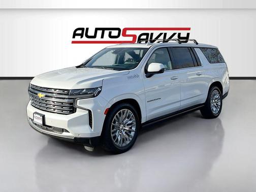 Iridescent Pearl Tricoat 2023 Chevrolet Suburban 4WD High Country