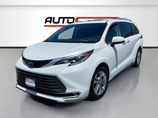 Wind Chill Pearl 2024 Toyota Sienna Platinum