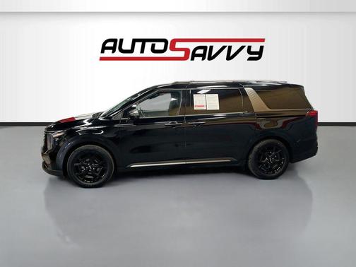 Aurora Black Pearl 2025 Kia Carnival SX