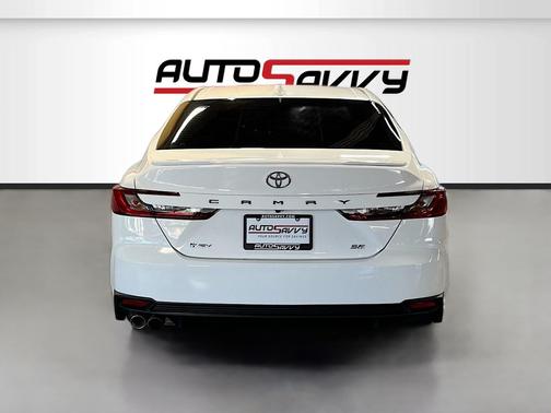 Ice 2025 Toyota Camry SE
