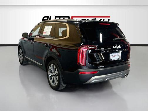 Ebony Black 2022 Kia Telluride S