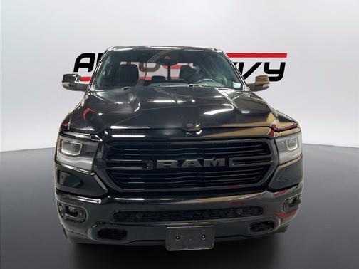 Diamond Black Crystal Pearlcoat 2023 RAM 1500 Laramie