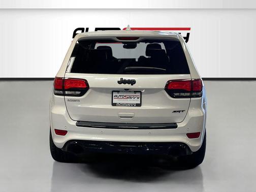 Ivory 3-Coat 2018 Jeep Grand Cherokee SRT