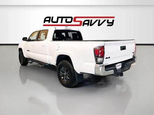 White 2022 Toyota Tacoma SR5