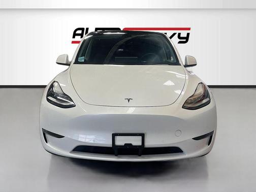 2022 Tesla Model Y Long Range Dual Motor All-Wheel Drive