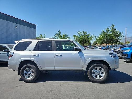 2023 Toyota 4Runner SR5