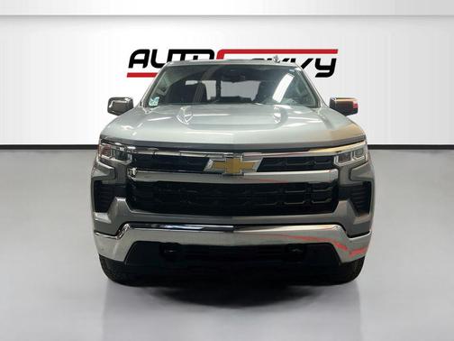 Sterling Gray Metallic 2025 Chevrolet Silverado 1500 LT