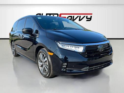 Crystal Black Pearl 2023 Honda Odyssey Touring