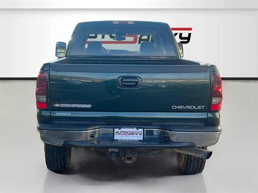 2004 Chevrolet Silverado 2500 LT H/D Crew Cab