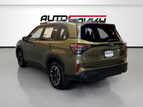 Autumn Green Metallic 2025 Subaru Forester AWD