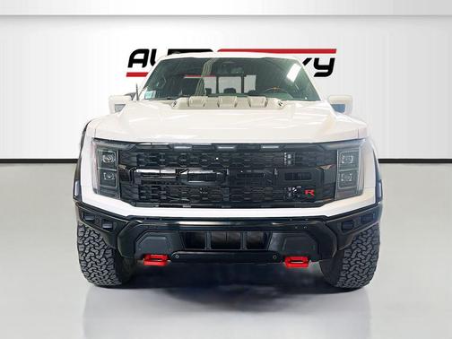 Oxford White 2023 Ford F-150 Raptor
