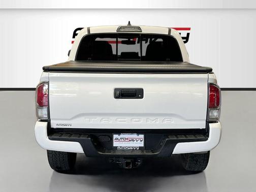 Super White 2017 Toyota Tacoma TRD Sport