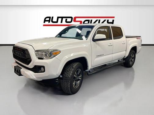 Super White 2017 Toyota Tacoma TRD Sport