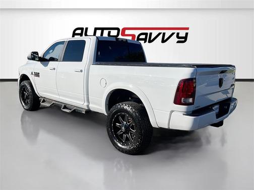 2017 RAM 2500 Laramie Crew Cab 4x4 6'4' Box