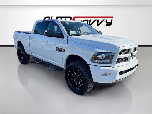 2017 RAM 2500 Laramie Crew Cab 4x4 6'4' Box
