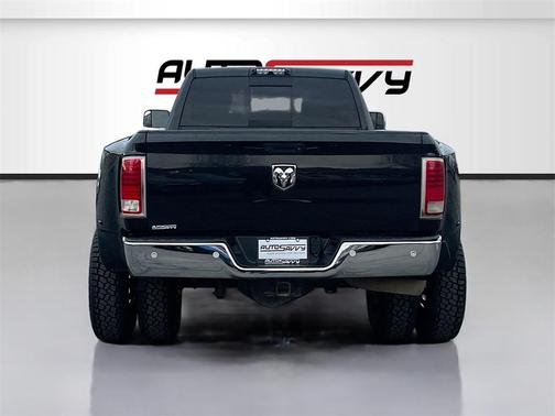 2018 RAM 3500 Laramie Crew Cab 4x4 8' Box