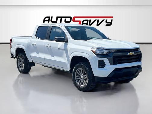 Summit White 2023 Chevrolet Colorado LT