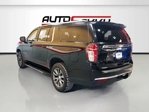 Black 2022 Chevrolet Suburban LT