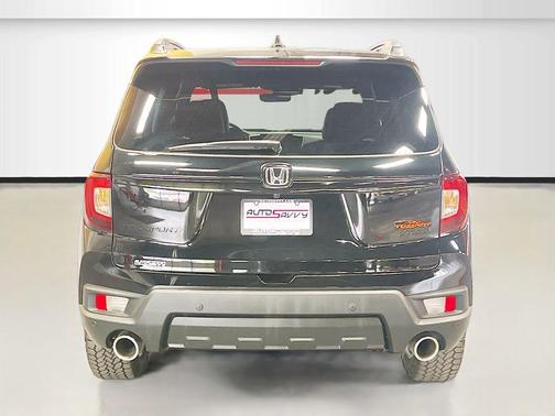 Crystal Black Pearl 2025 Honda Passport AWD TrailSport