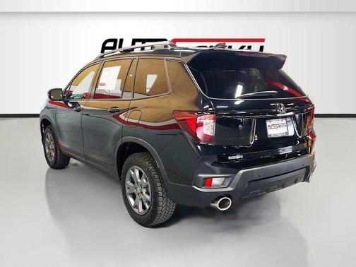 Crystal Black Pearl 2025 Honda Passport AWD TrailSport