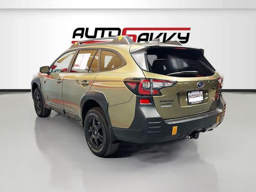 Autumn Green Metallic 2025 Subaru Outback Wilderness