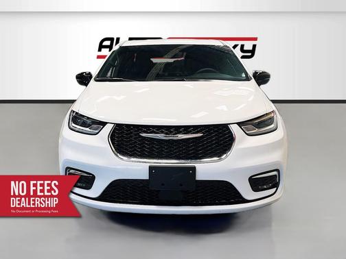 Bright White Clearcoat 2026 Chrysler Pacifica Select