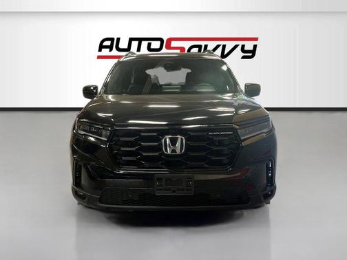 Black Metallic 2025 Honda Pilot Black Edition