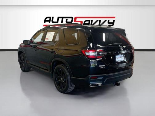 Black Metallic 2025 Honda Pilot Black Edition
