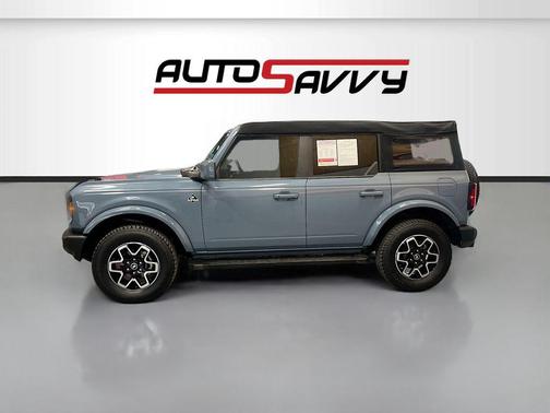 Azure Gray Metallic Tri-Coat 2023 Ford Bronco Outer Banks