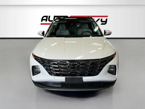 White Pearl 2024 Hyundai TUCSON Limited