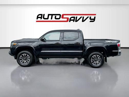 Midnight Black Metallic 2022 Toyota Tacoma TRD Sport