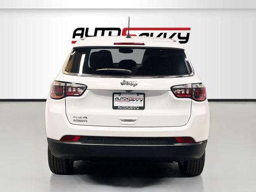 Bright White Clearcoat 2023 Jeep Compass Sport