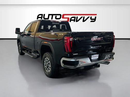 Onyx Black 2024 GMC Sierra 2500 SLT