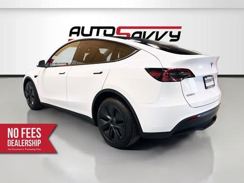 White 2025 Tesla Model Y Long Range