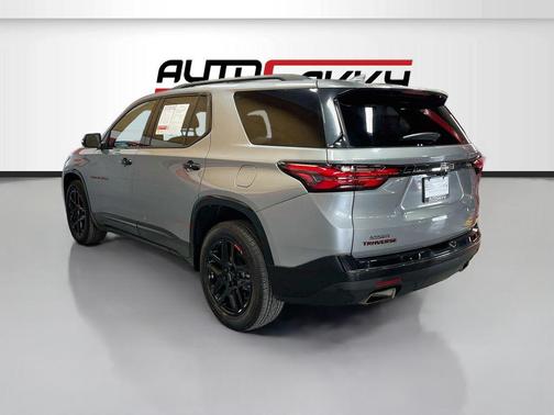 Sterling Gray Metallic 2023 Chevrolet Traverse Premier