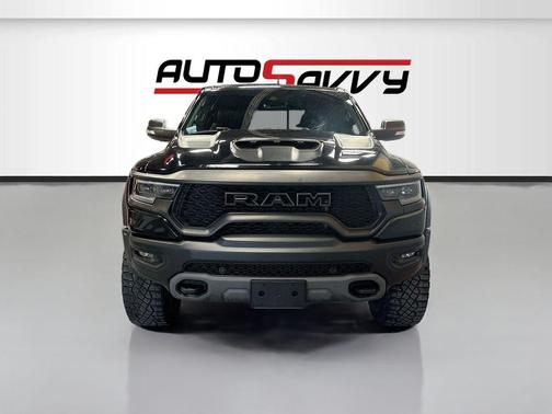 Diamond Black Crystal Pearlcoat 2022 RAM 1500 TRX