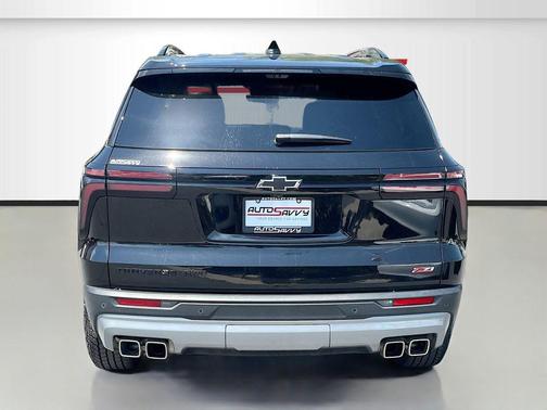 Mosaic Black Metallic 2026 Chevrolet Traverse Z71