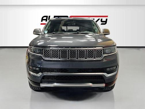 Diamond Black Crystal Pearlcoat 2022 Jeep Grand Wagoneer Series II 4x4