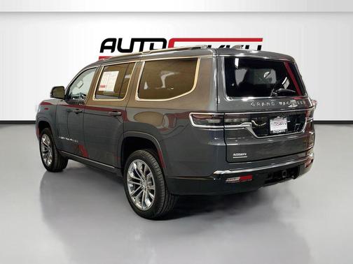 Diamond Black Crystal Pearlcoat 2022 Jeep Grand Wagoneer Series II 4x4