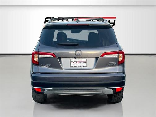 2022 Honda Pilot Touring 8-Passenger