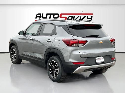 Sterling Gray Metallic 2024 Chevrolet Trailblazer LT