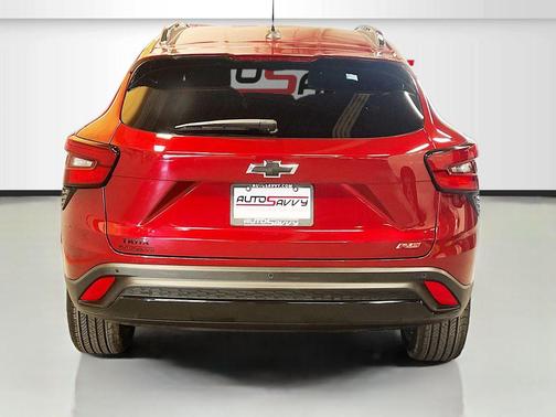 Crimson Metallic 2025 Chevrolet Trax FWD 2RS