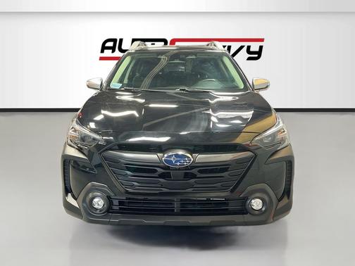Crystal Black Silica 2024 Subaru Outback Touring XT