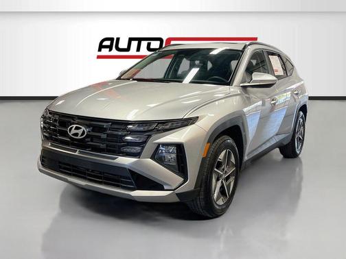 Shimmering Silver 2025 Hyundai TUCSON SEL Convenience