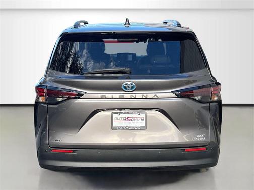 2024 Toyota Sienna XLE 7 Passenger