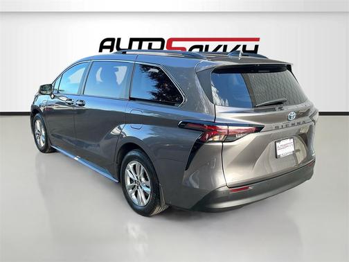 2024 Toyota Sienna XLE 7 Passenger