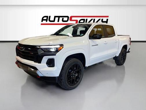 Summit White 2025 Chevrolet Colorado Z71