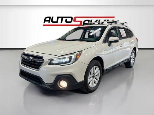 Crystal White Pearl 2019 Subaru Outback 3.6R Touring